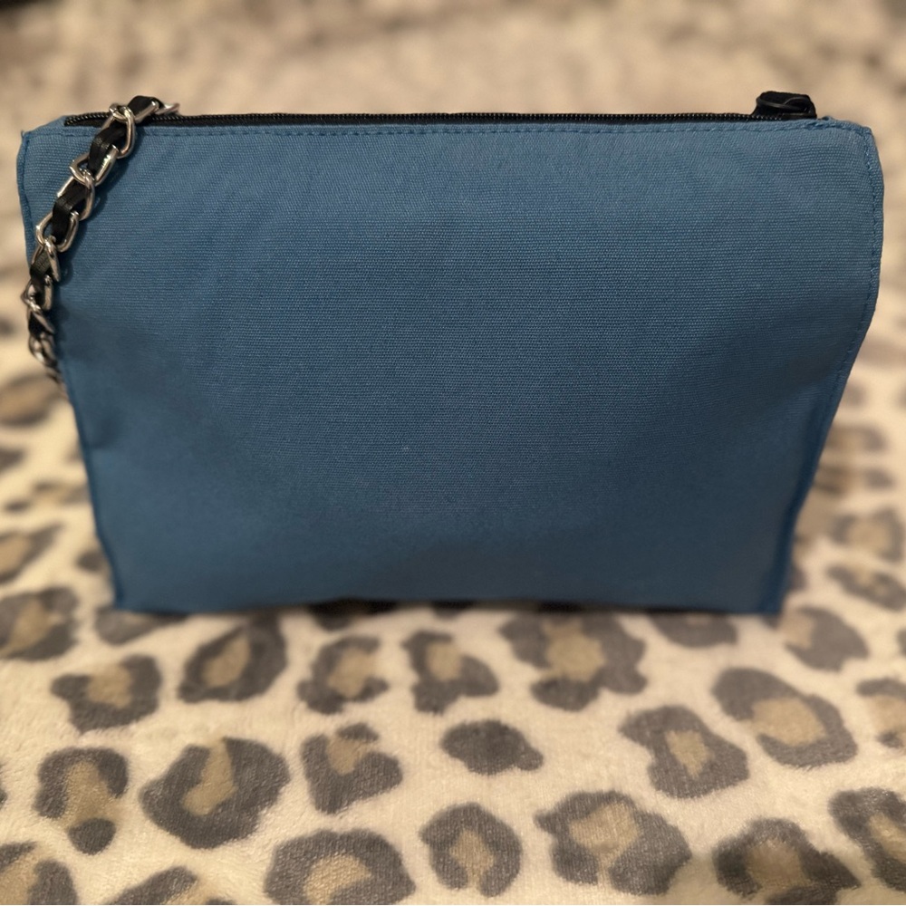 Gucci Beauty Crossbody Bag - Picture 3 of 7